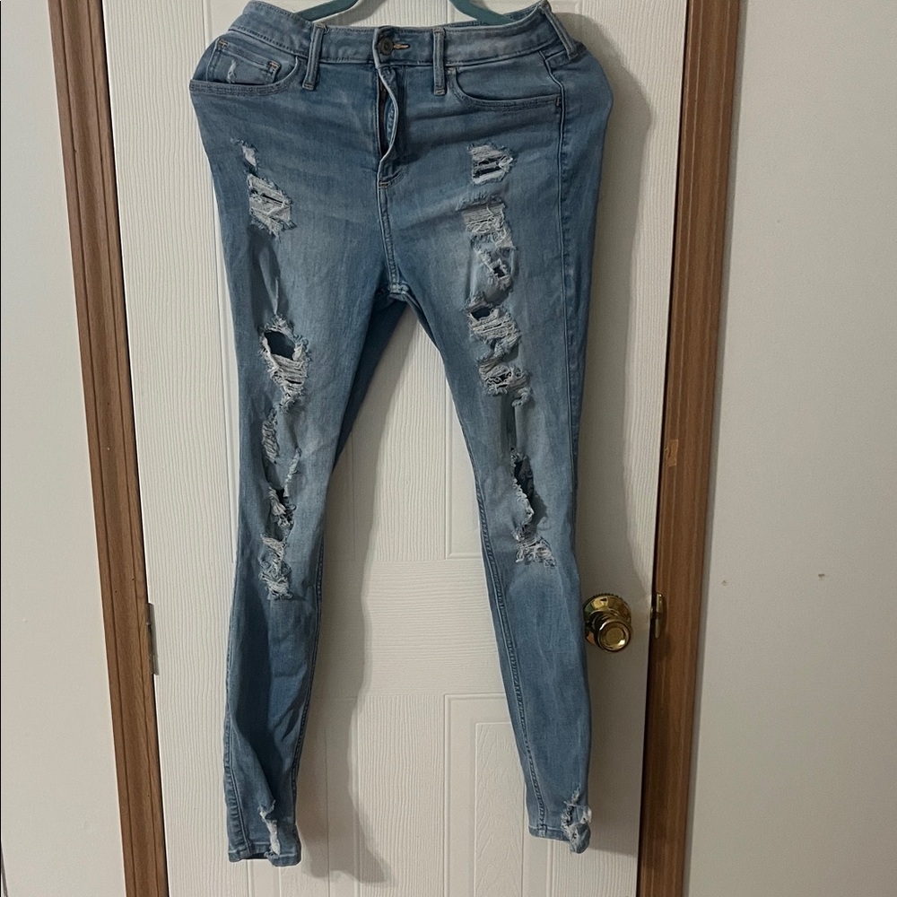 Hollister distressed  Blue Jeans stretch
